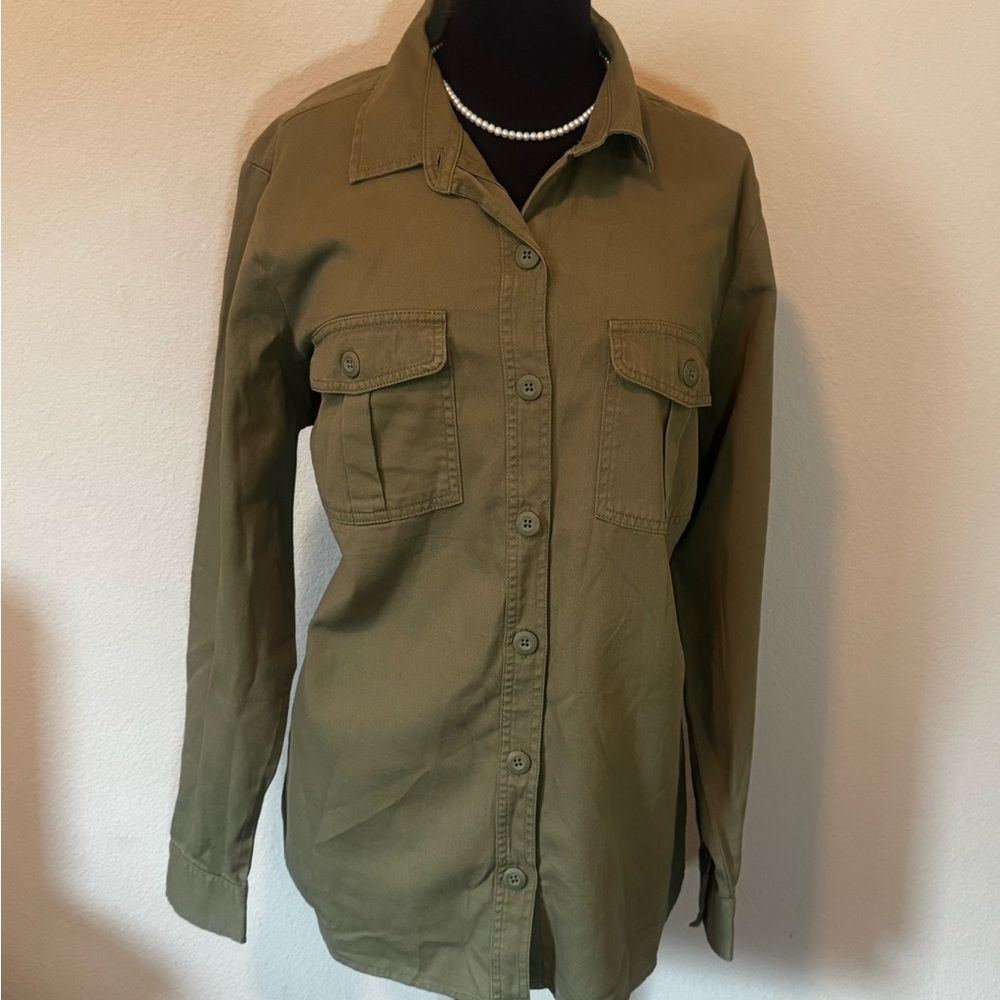 NWT Old Navy Women’s Button Up in Olive XL